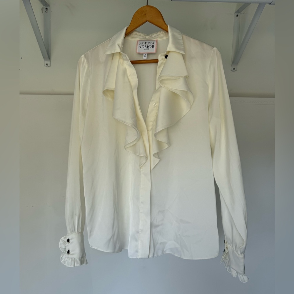 Alexia Admor Ivory Ruffle Blouse